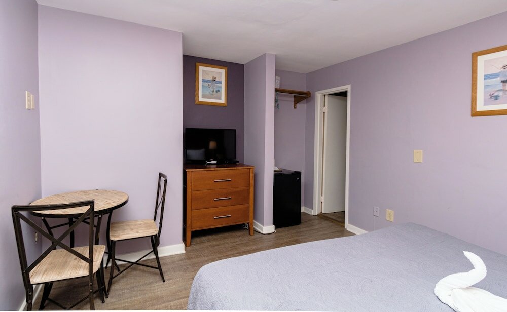 Фото Charlroy Motel