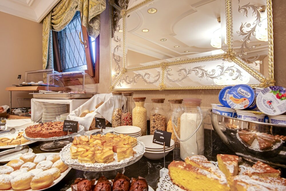 Фото Hotel Antiche Figure