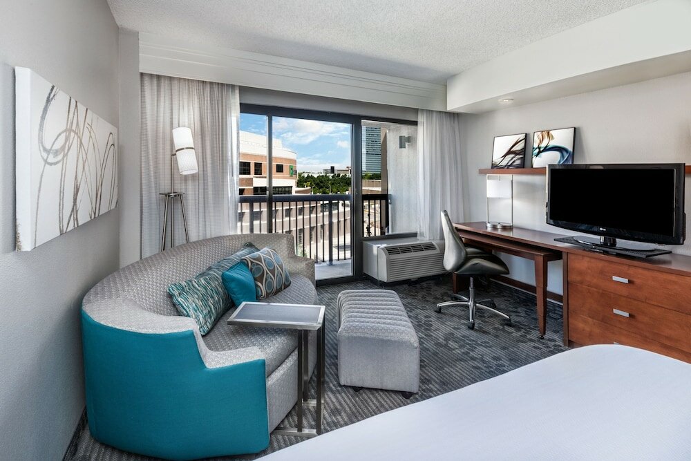Фото Courtyard by Marriott Oklahoma City Downtown