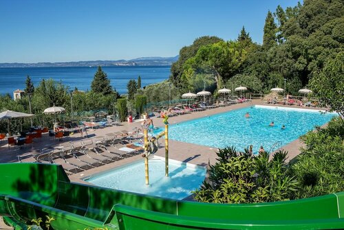 Внешний вид отеля La Rocca Camping Village в Бардолино, фото 1