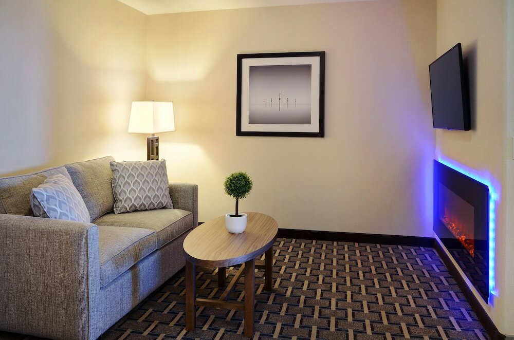 Фото Pomeroy Inn And Suites Vermilion