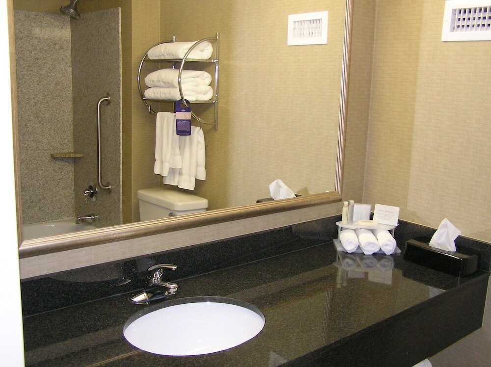 Фото Holiday Inn Express Woodstock-Shenandoah Valley, an Ihg Hotel