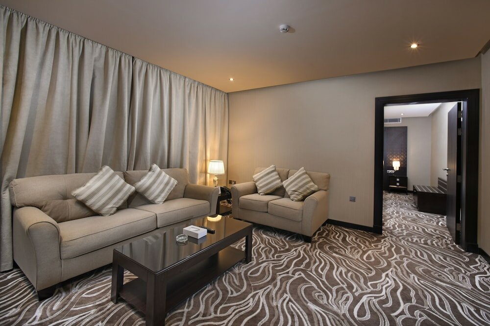 Фото Naviti Warwick Al Khobar