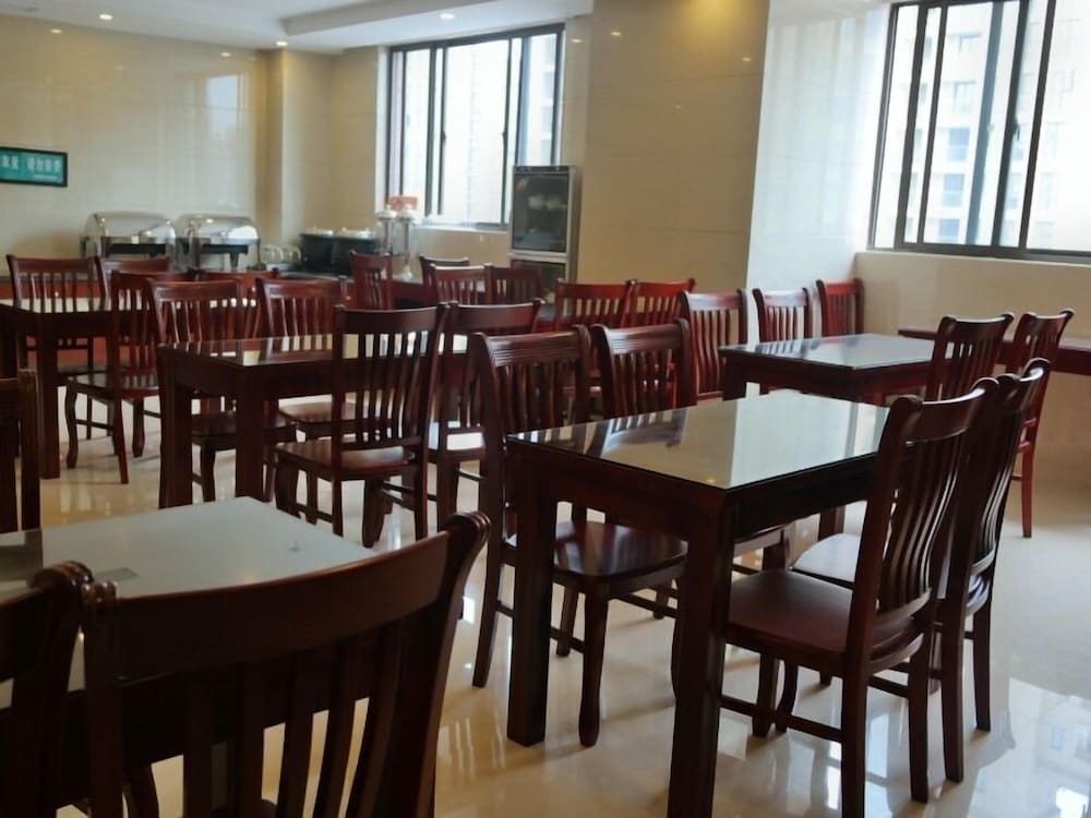 Фото GreenTree Inn ShangHai ZhouPu Town XiuPu Road Business Hotel
