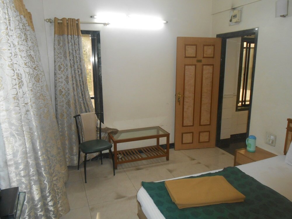 Фото Отель Pooja International