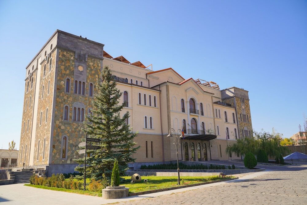 Фото отеля 2