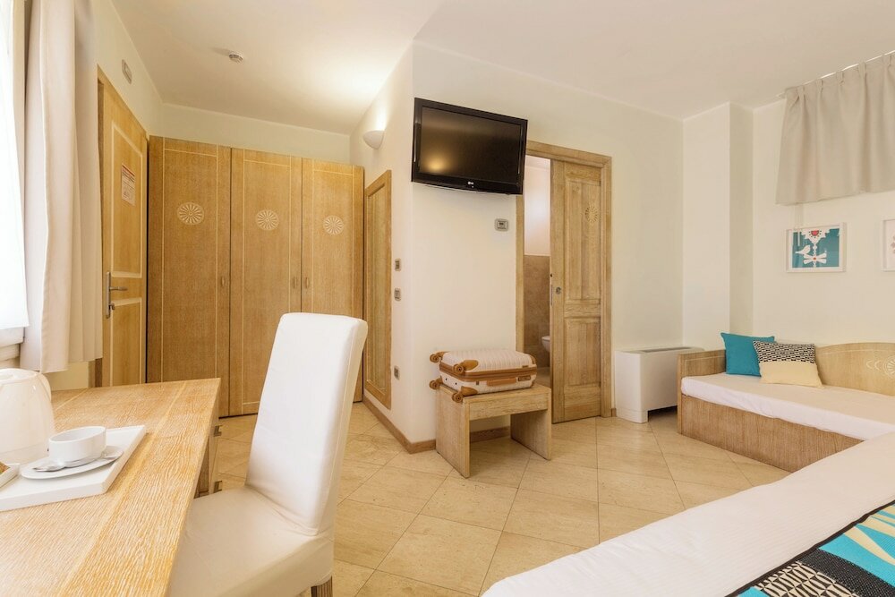 Фото Hotel Domomea