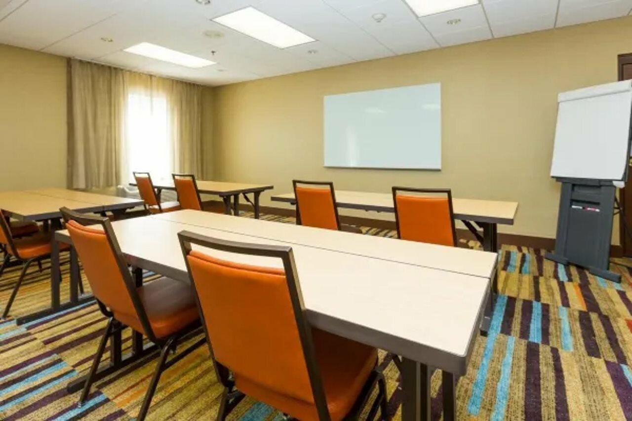 Фото Fairfield Inn and Suites by Marriott Des Moines West