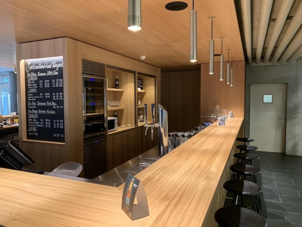 Фото Lausanne Youth Hostel Jeunotel