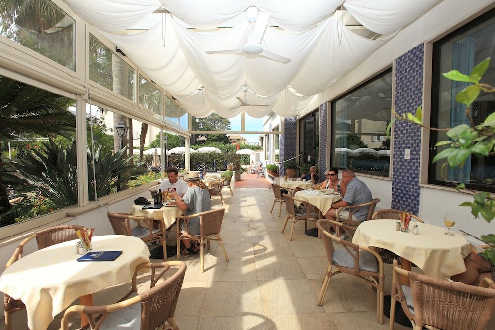 Фото Hotel Caravel