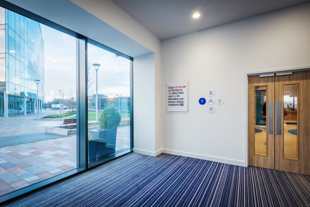 Фото Holiday Inn Express Stockport, an Ihg Hotel