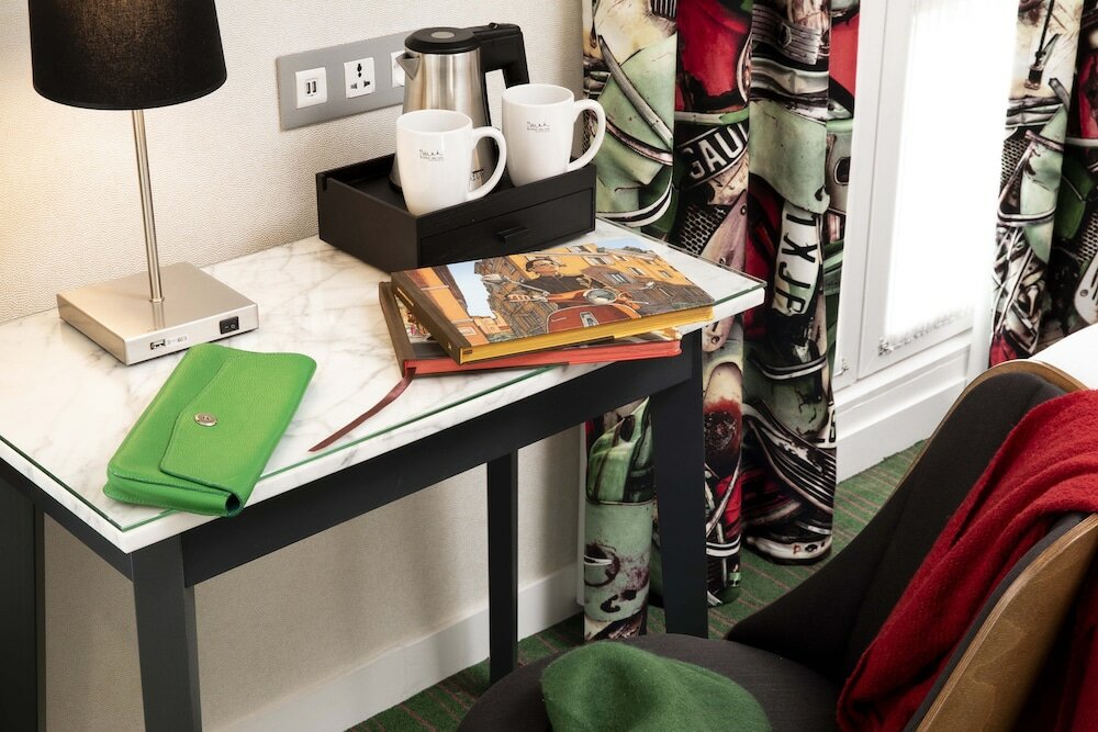 Фото Hotel Des Arts Paris Montmartre