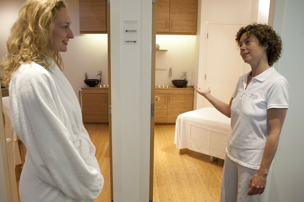 Фото Ambassade Hotel