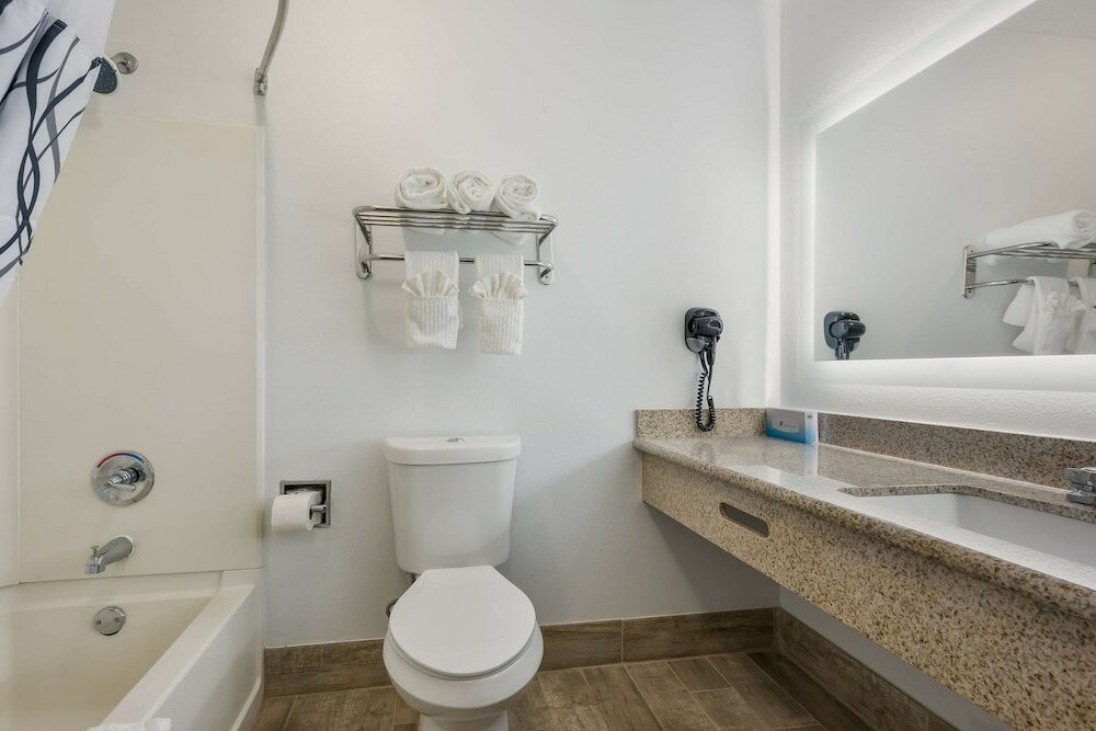 Фото SureStay Hotel by Best Western Tuscaloosa Southeast