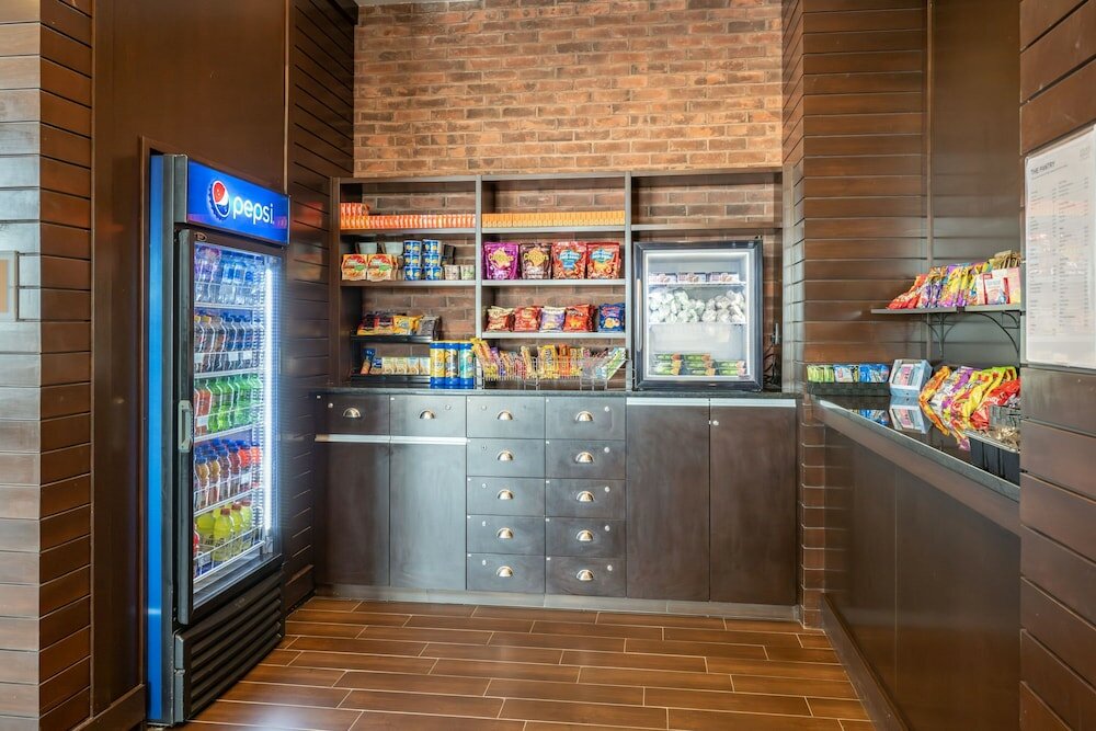 Фото Four Points by Sheraton Edmonton International Airport