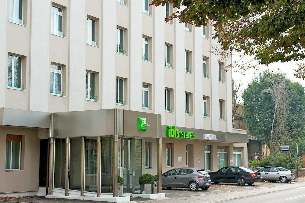 Фото Ibis Styles Parma Toscanini