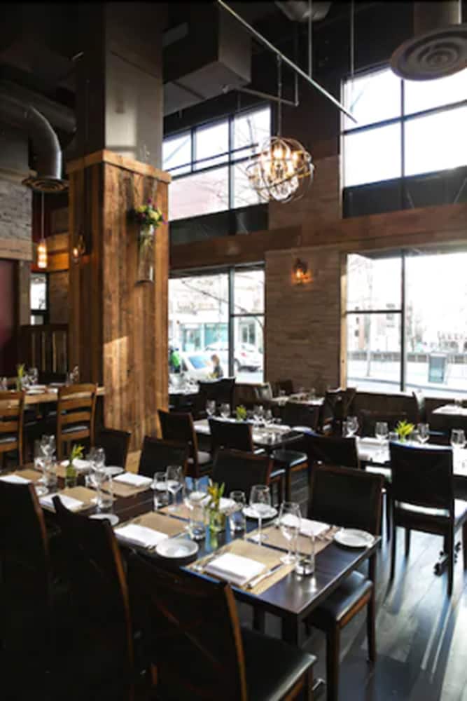 Фото The Paramount Hotel