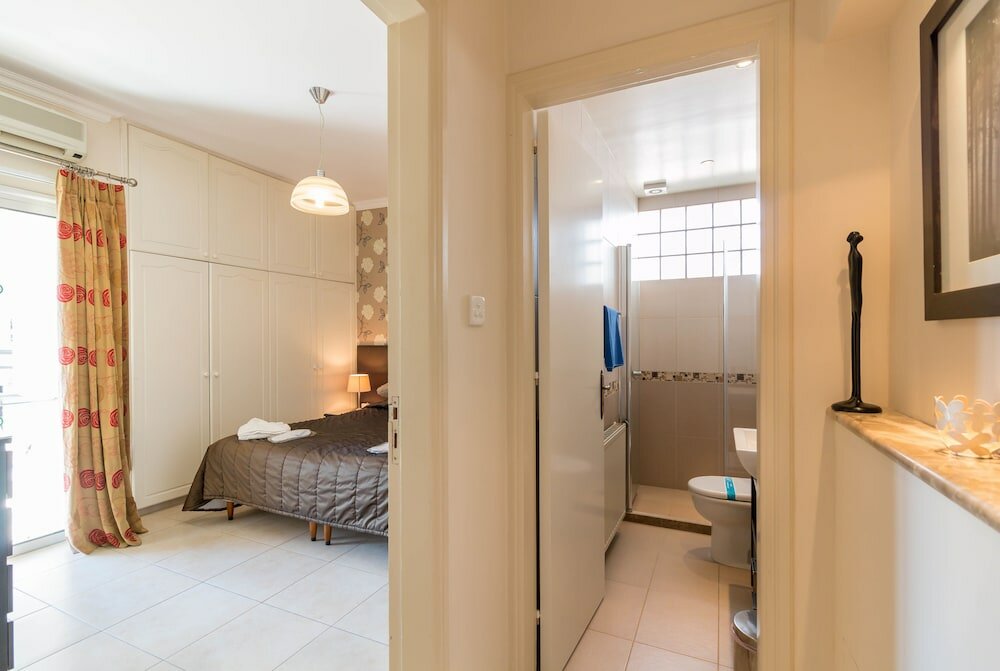 Фото Hill View Restaurant & Apartments