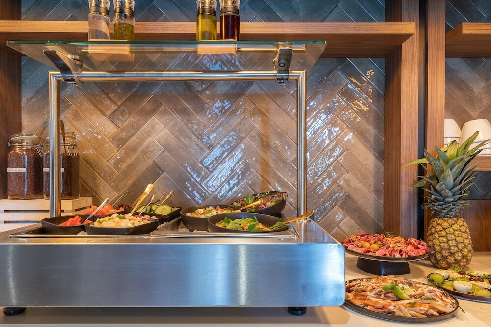 Фото Leonardo Hotel Breda City Center