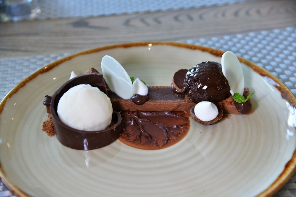 Фото Courtyard Hotel Waterfall City