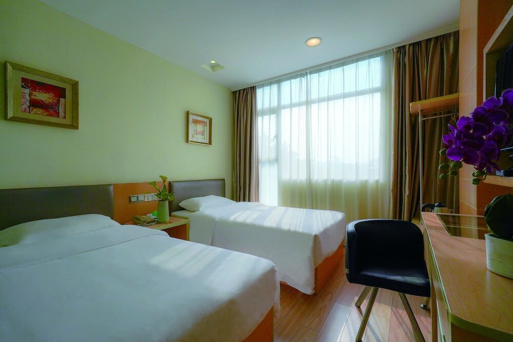 Фото Baiyun City Hotel (Guangzhou Railway Station Subway Branch)