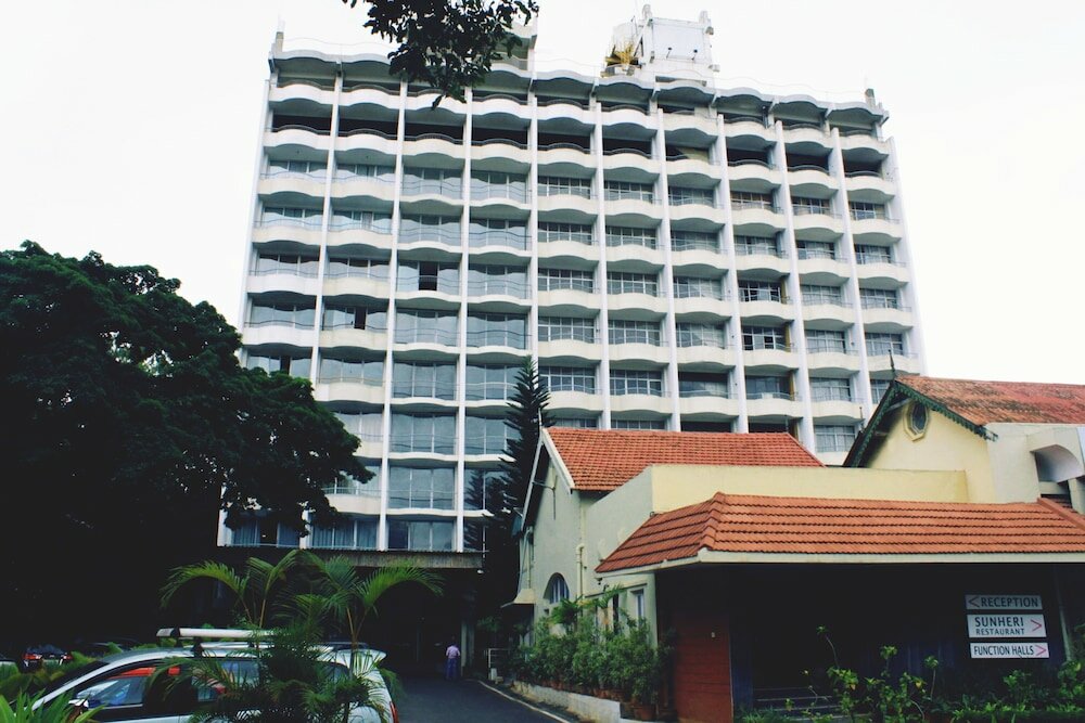 Фото Hotel Woodlands