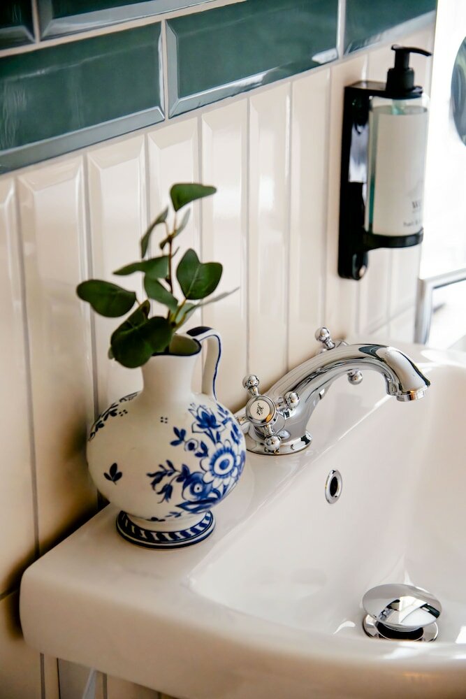 Фото Park Hotel Linköpings Fawlty Towers