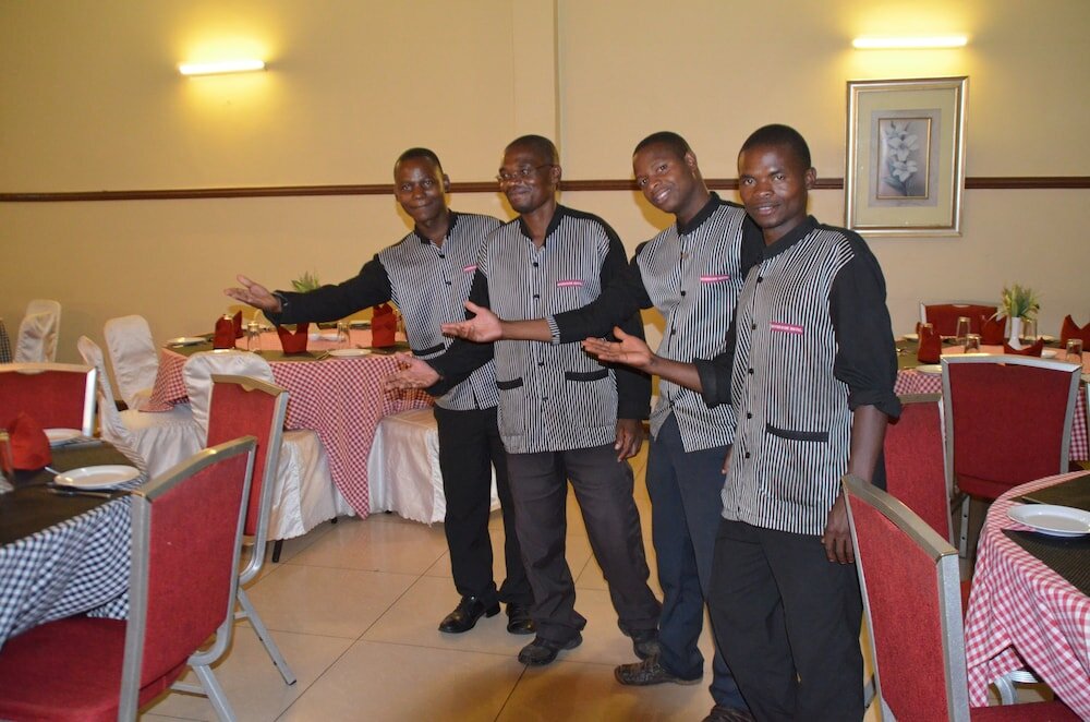 Фото Riverside Hotel and Conference Centre