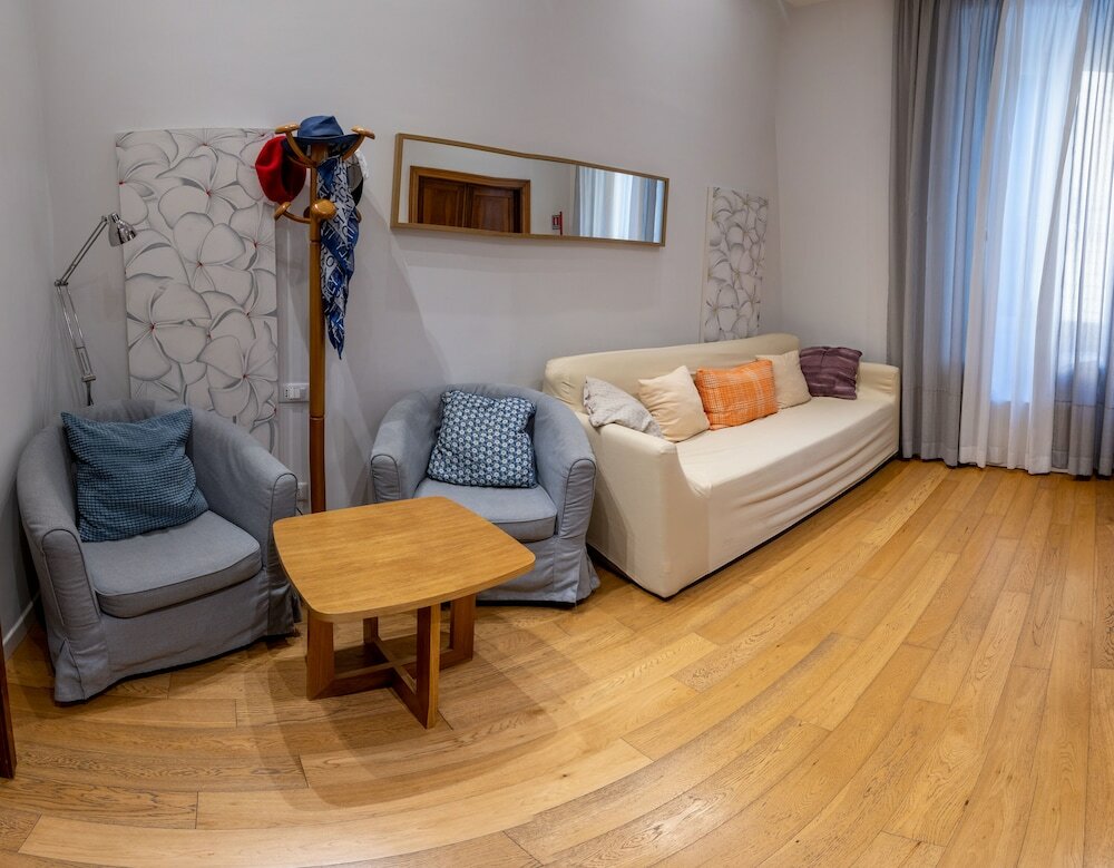 Фото Sofia's Suites Guesthouse