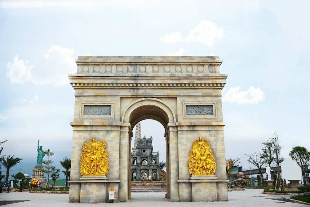 Фото Wyndham Danang Golden Bay