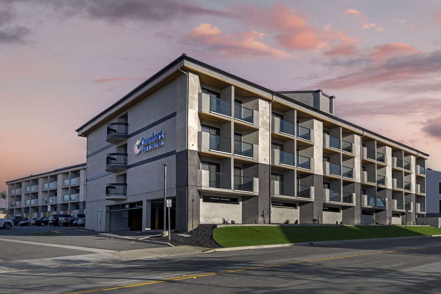 Фото Quality Inn & Suites Irvine Spectrum