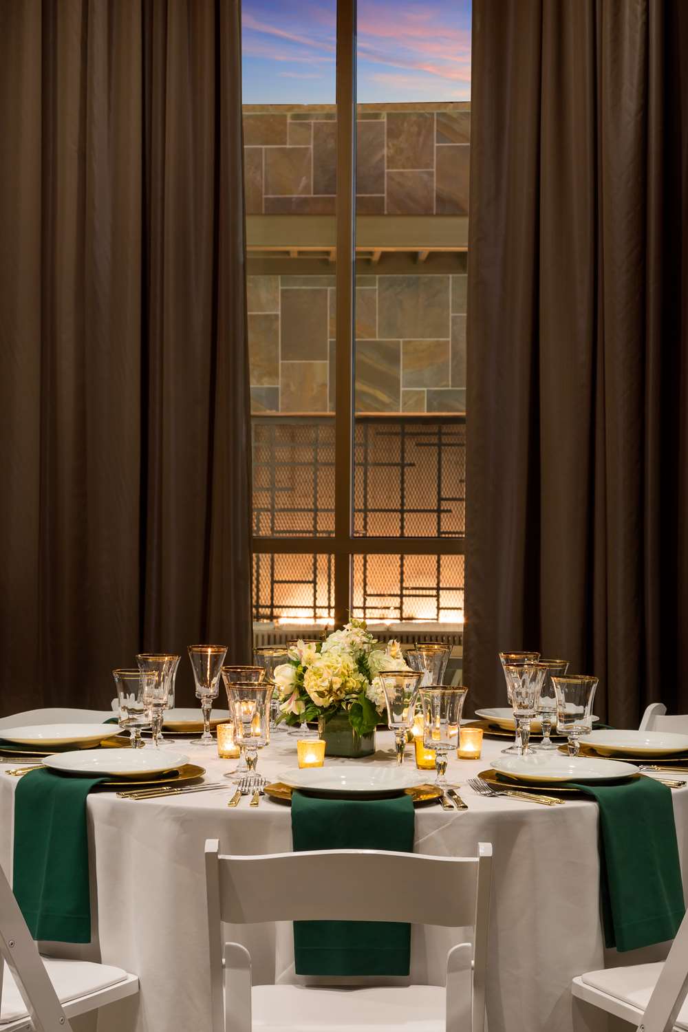 Фото Hampton Inn & Suites Napa