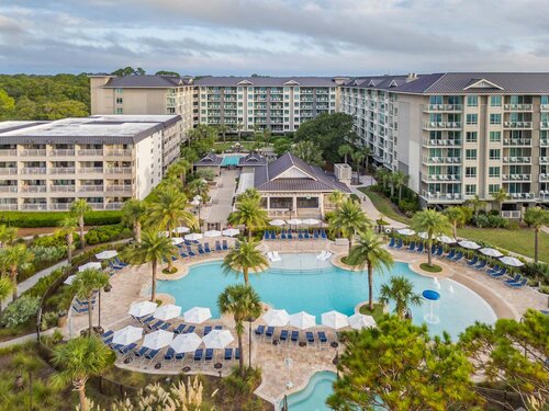 Внешний вид отеля Hilton Grand Vacations Club Ocean Oak Resort Hilton Head в Хилтон-Хед-Айленде, фото 2