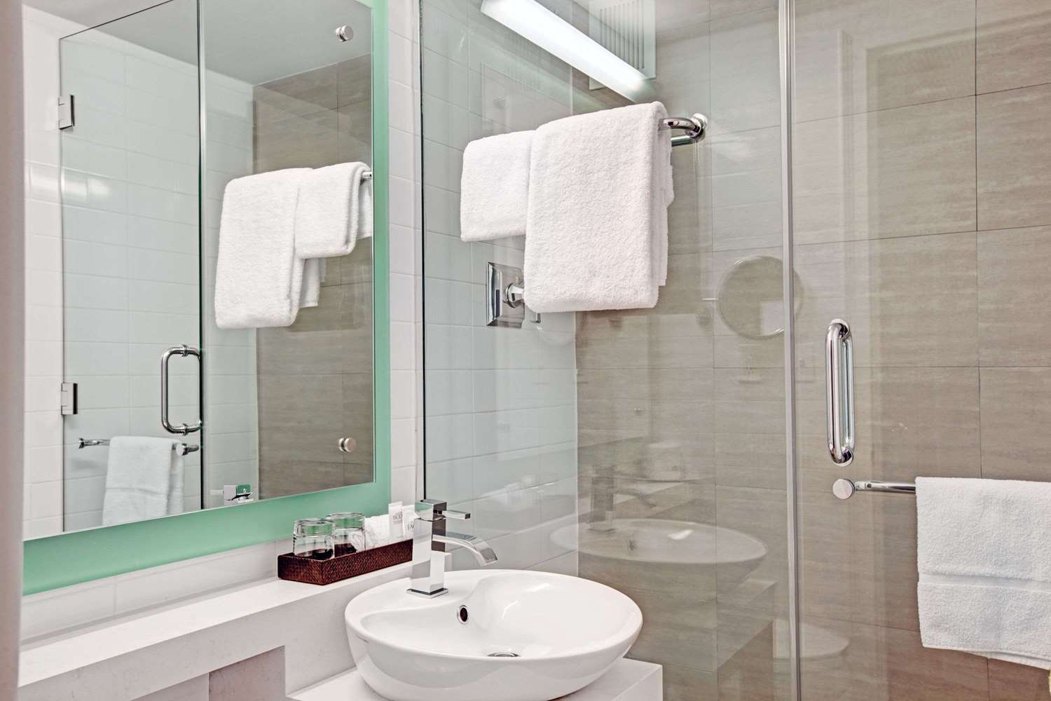 Фото The New Yorker A Wyndham Hotel