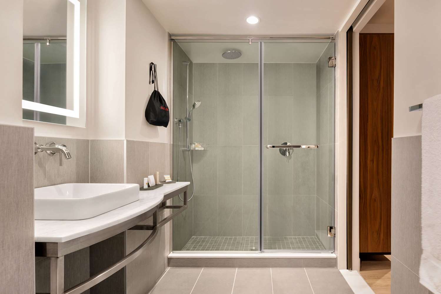 Фото La Quinta Inn & Suites by Wyndham Times Square South