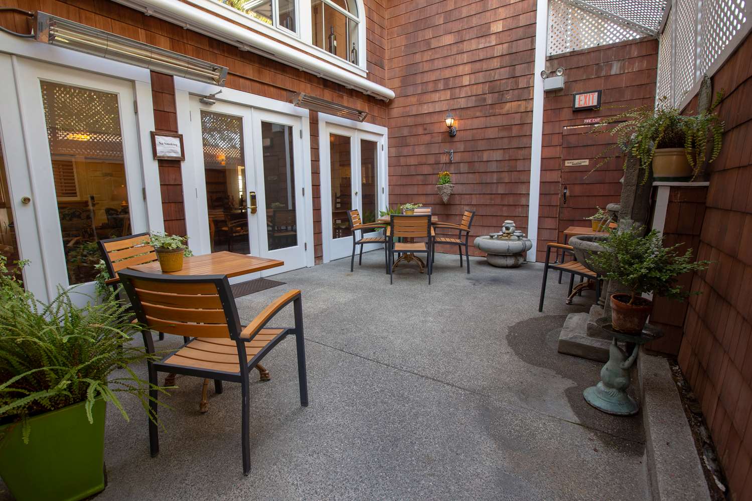 Фото Elm House Inn