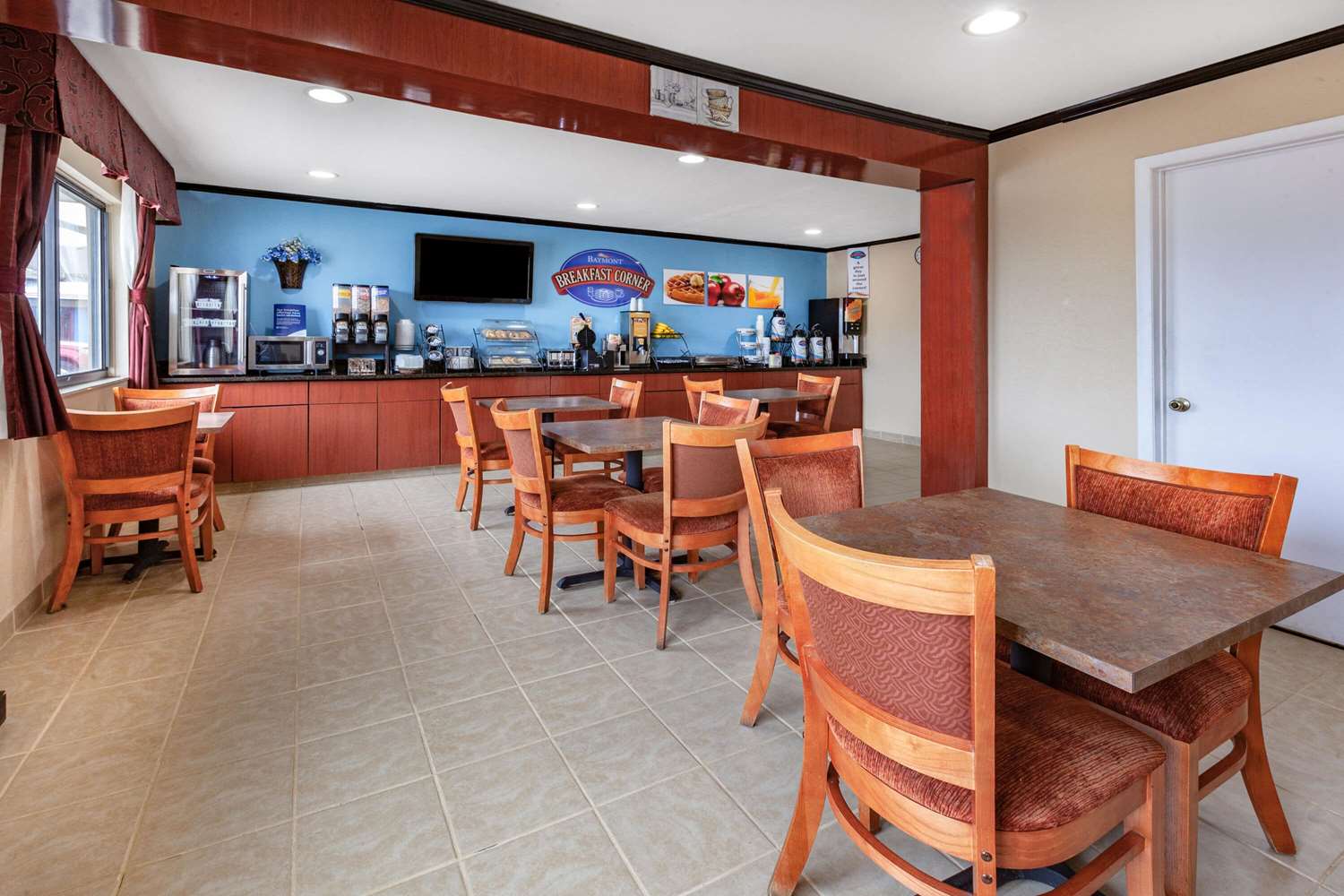 Фото Baymont by Wyndham Perrysburg