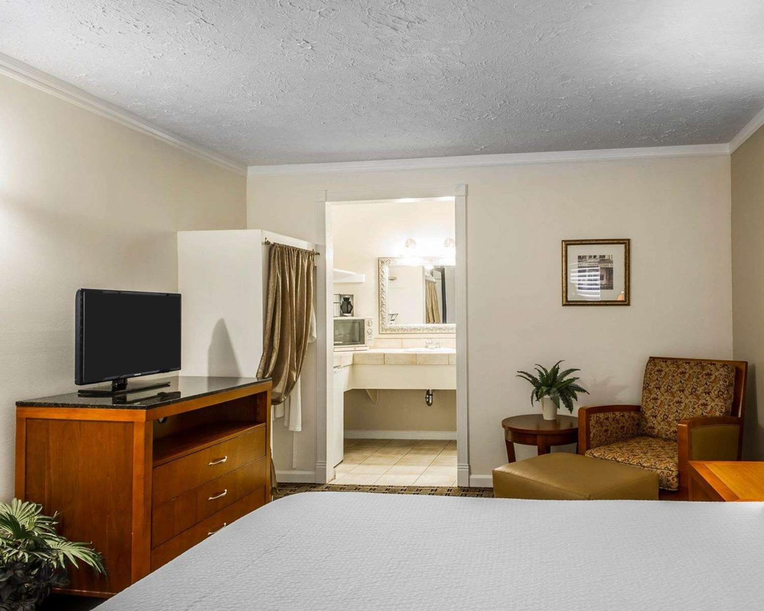 Фото Baechtel Creek Inn, Ascend Hotel Collection