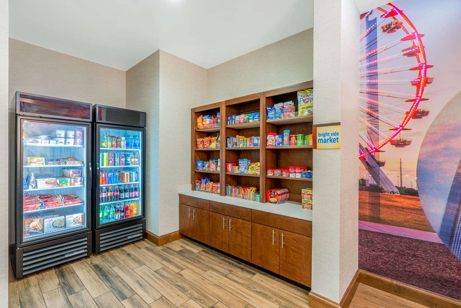 Фото La Quinta Inn & Suites by Wyndham Oklahoma City Airport