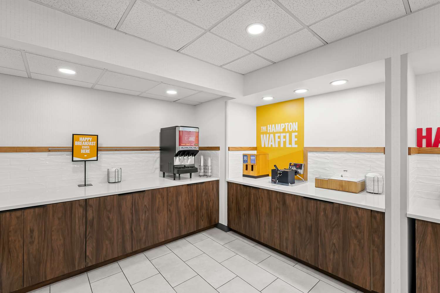 Фото Hampton Inn & Suites Charlotte Airport