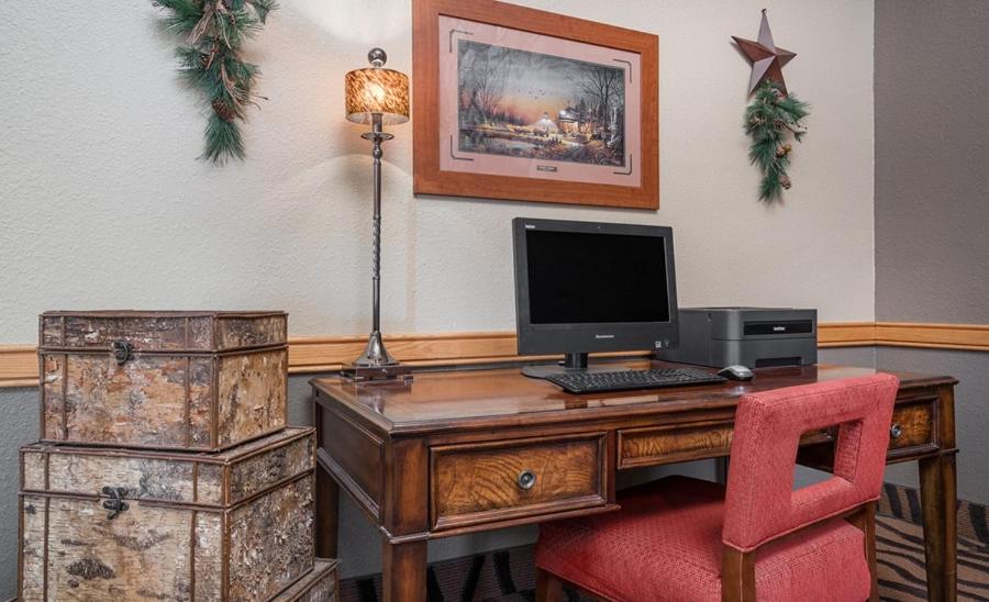 Фото AmericInn by Wyndham Grafton