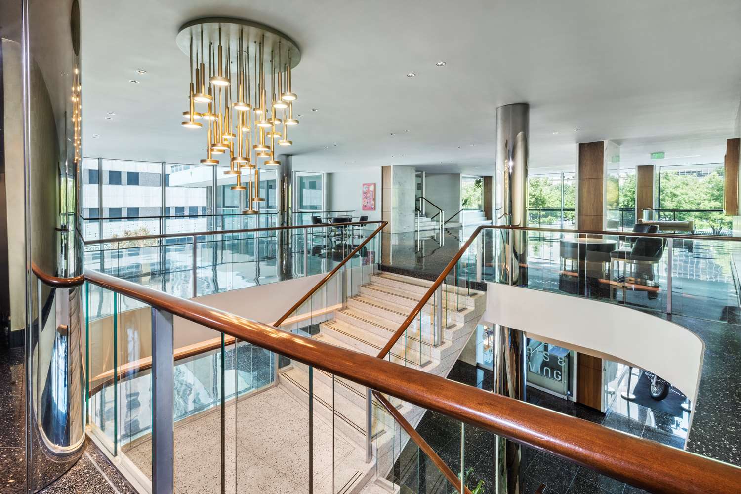 Фото The Statler Dallas Curio Collection by Hilton