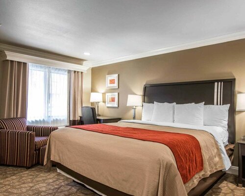 Гостиница Quality Inn Downey в Дауни