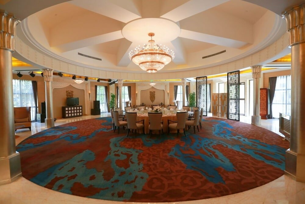 Фото Universal Hotel Urumqi