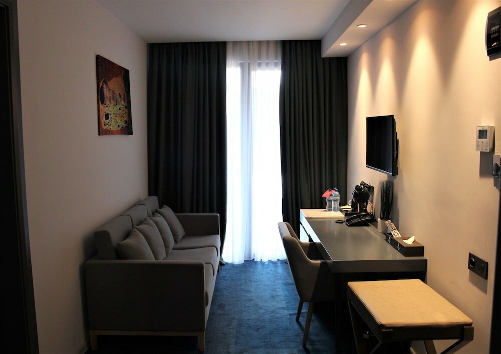 Фото Ramada by Wyndham Tbilisi Old City