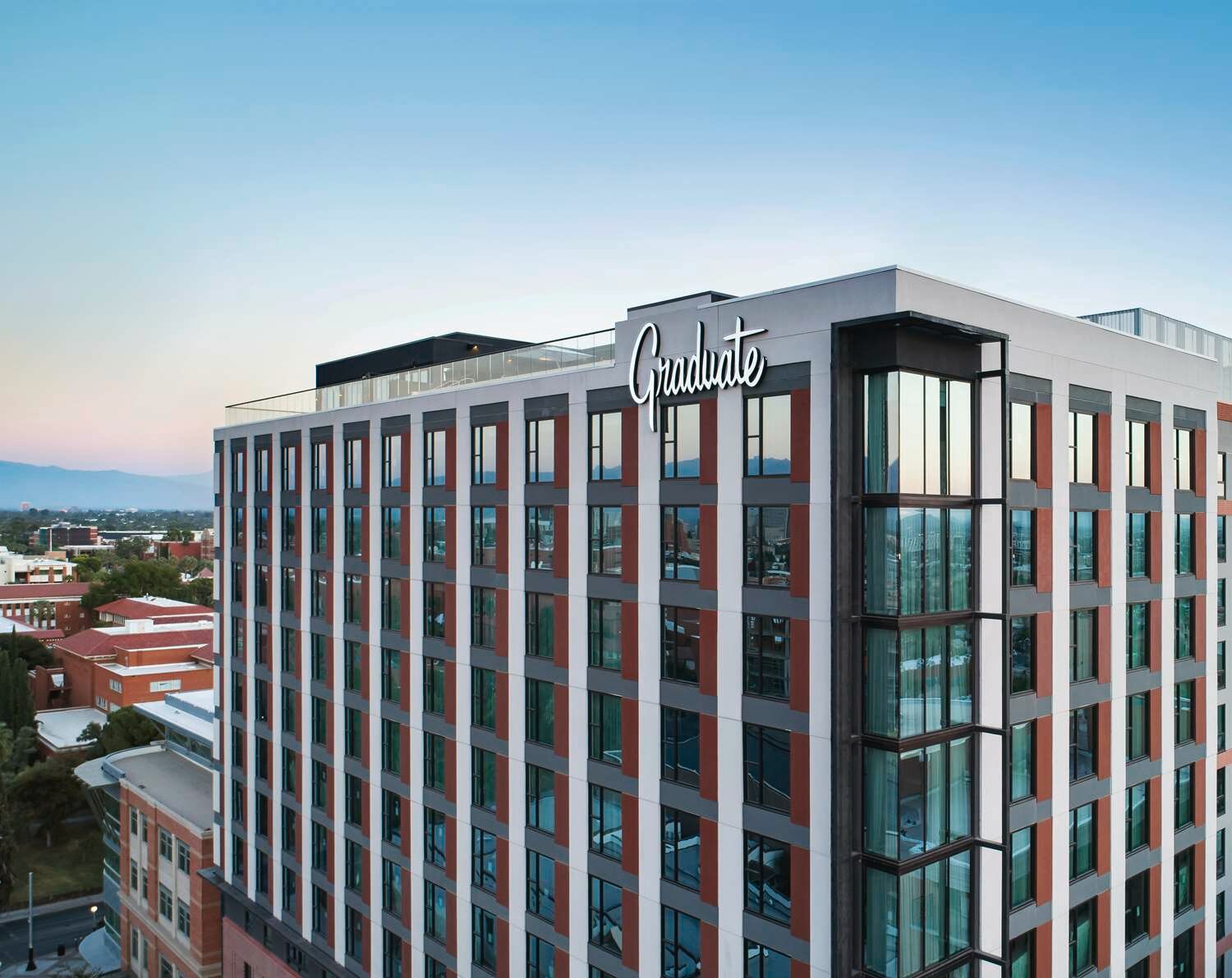 Фото Graduate Tucson