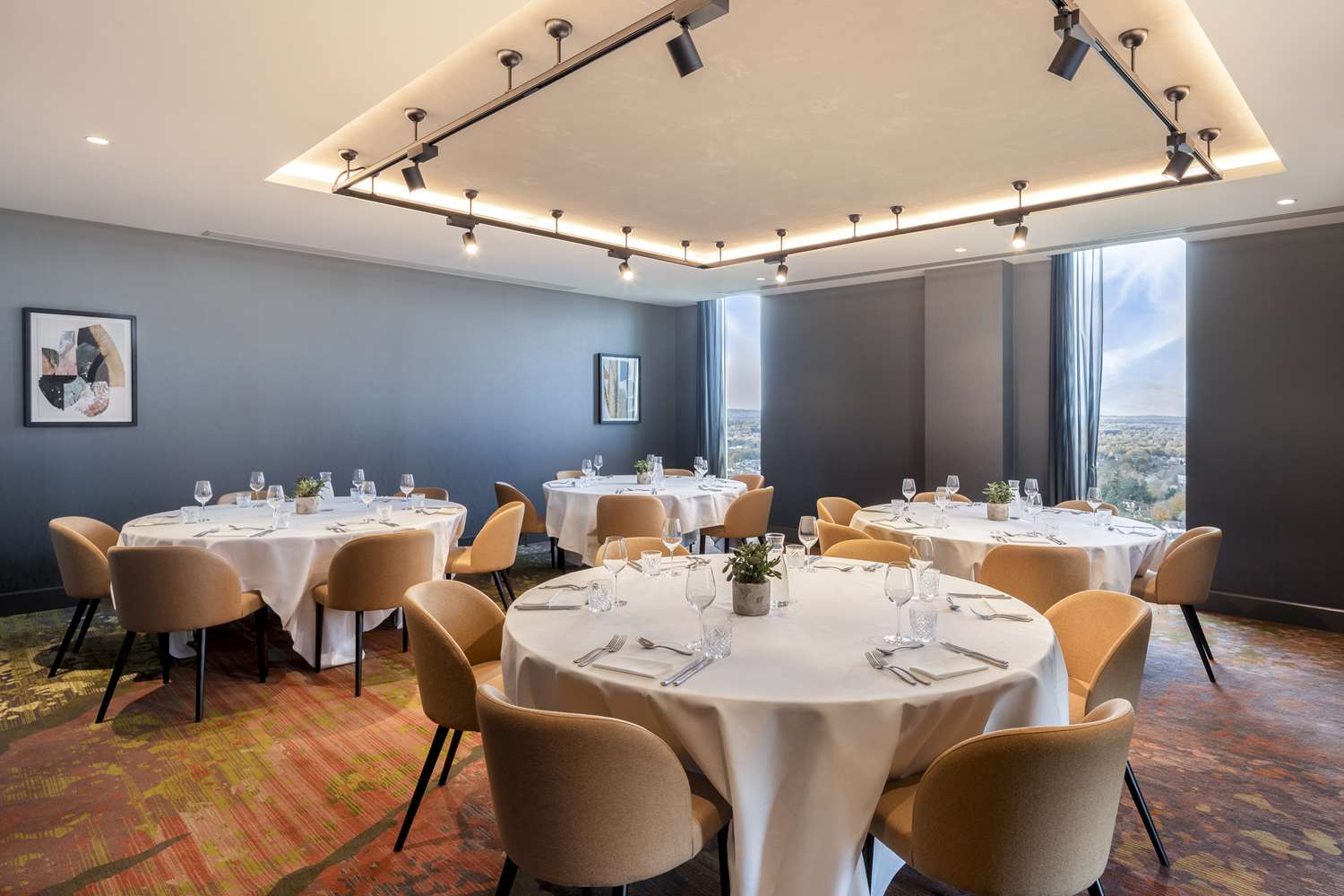 Фото Hilton Woking