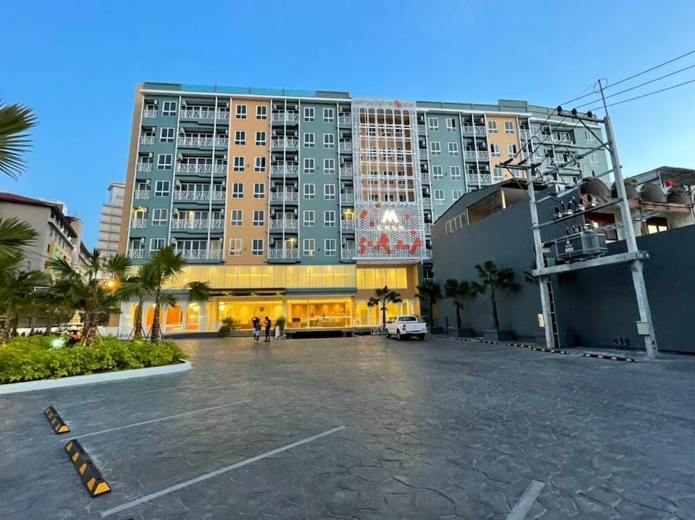 Фото отеля 1