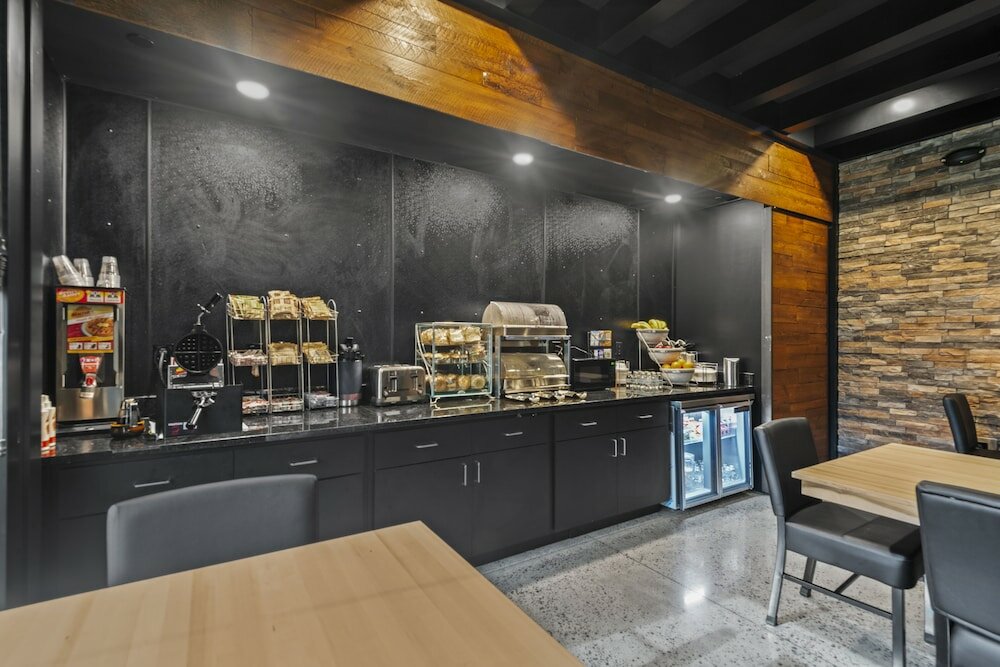 Фото Cobblestone Hotel & Suites - Cullman