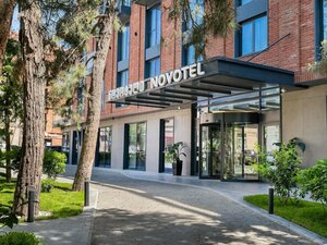 отель Novotel Tbilisi Center